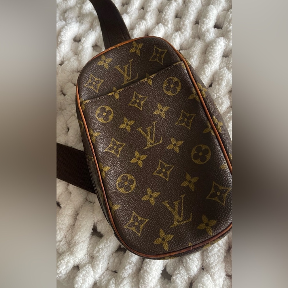 Louis Vuitton  Monogram Pochette Gange  bum bag original